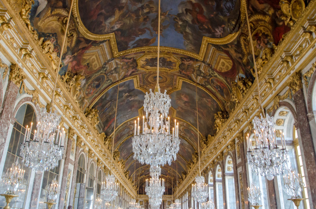The Hall of Mirrors, Guide to visiting Chateau de Versaille| A royal day trip from Paris | #versaille #parisdaytrip #france #familyholiday
